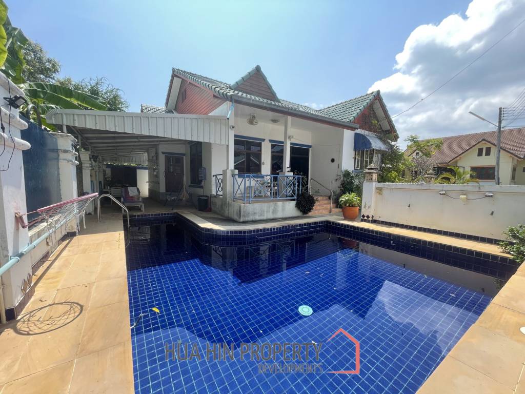 3 Bedroom House with Pool