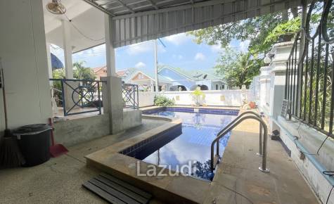 3 Bedroom House with Pool