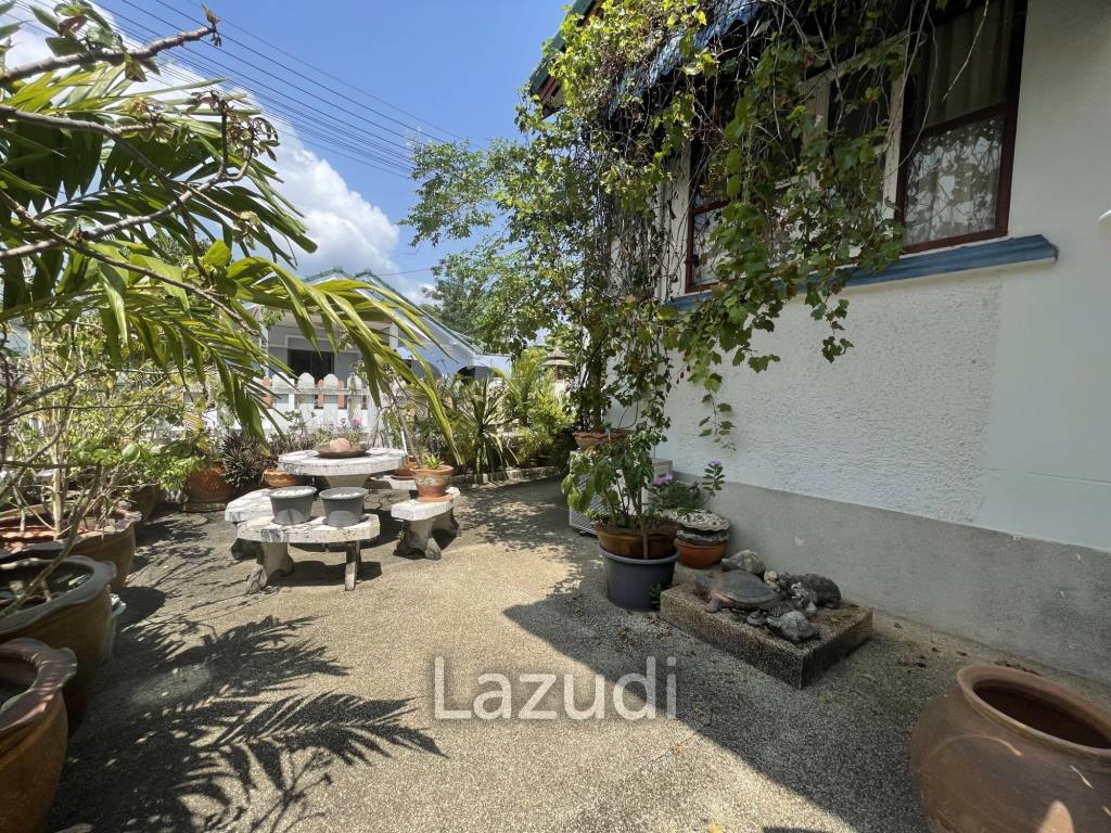 3 Bedroom House with Pool