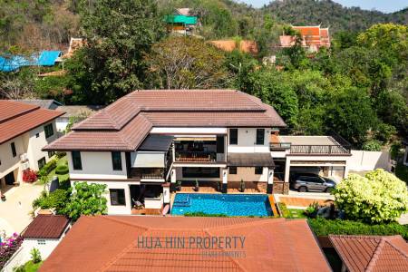 Stunning 5 Bedroom Pool Villa very Close to Central Hua Hin