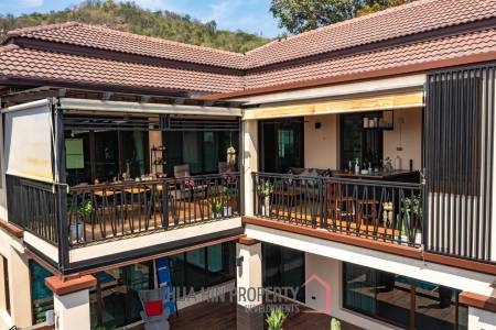 Stunning 5 Bedroom Pool Villa very Close to Central Hua Hin