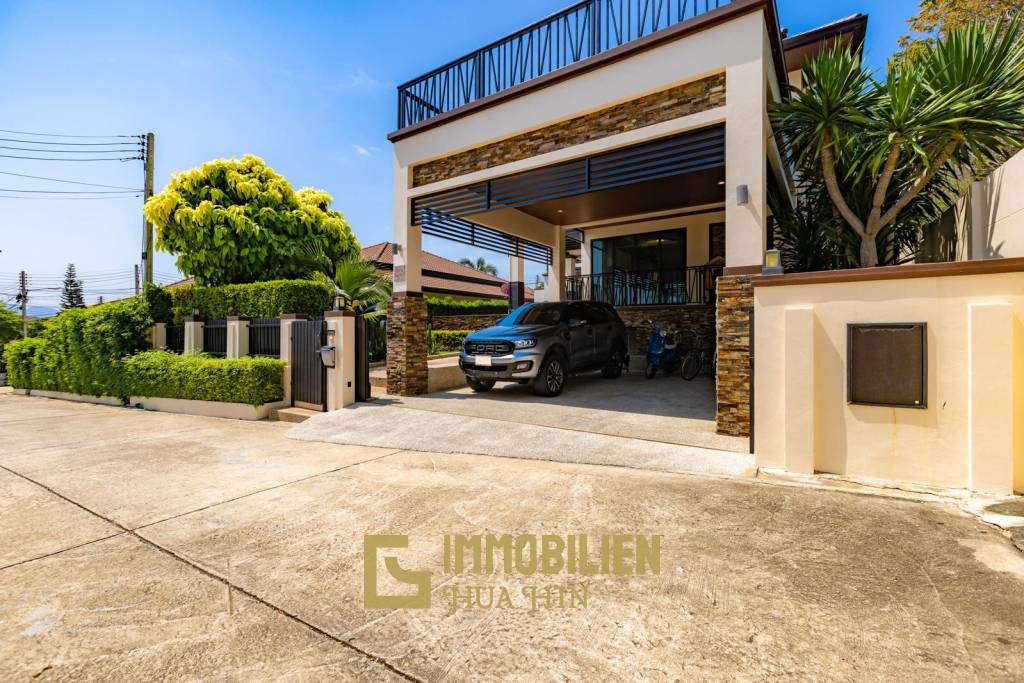 Horizon: Eindrucksvolle 5 Schlafzimmer Pool Villa Nahe des Zentrums von Hua Hin