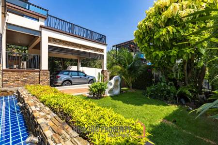 Stunning 5 Bedroom Pool Villa very Close to Central Hua Hin