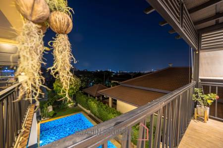 Stunning 5 Bedroom Pool Villa very Close to Central Hua Hin