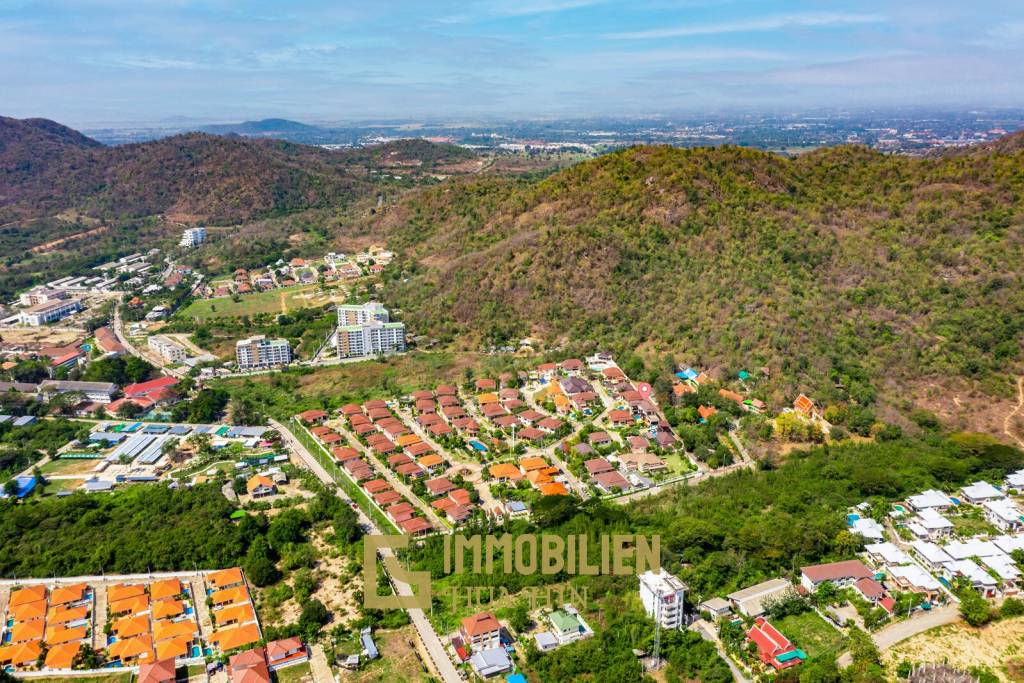 Horizon: Eindrucksvolle 5 Schlafzimmer Pool Villa Nahe des Zentrums von Hua Hin