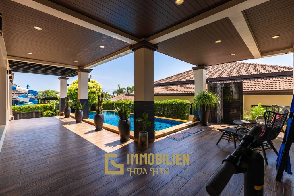 Horizon: Eindrucksvolle 5 Schlafzimmer Pool Villa Nahe des Zentrums von Hua Hin