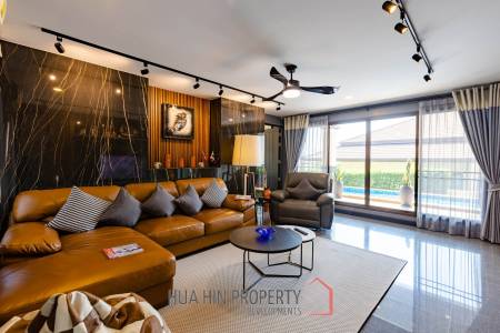 Stunning 5 Bedroom Pool Villa very Close to Central Hua Hin