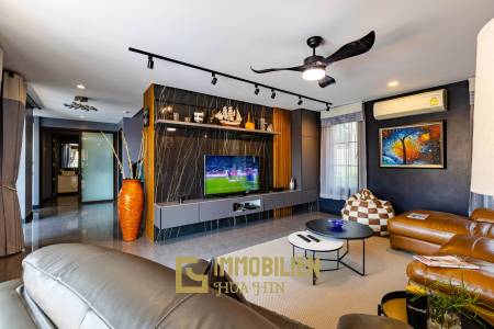 Horizon: Eindrucksvolle 5 Schlafzimmer Pool Villa Nahe des Zentrums von Hua Hin