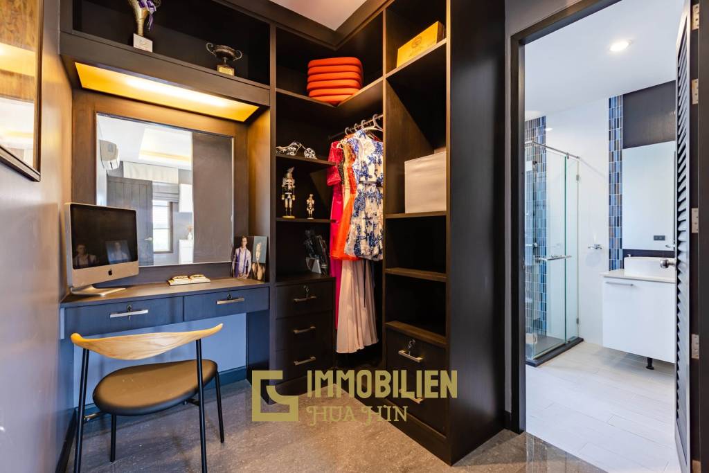 Horizon: Eindrucksvolle 5 Schlafzimmer Pool Villa Nahe des Zentrums von Hua Hin