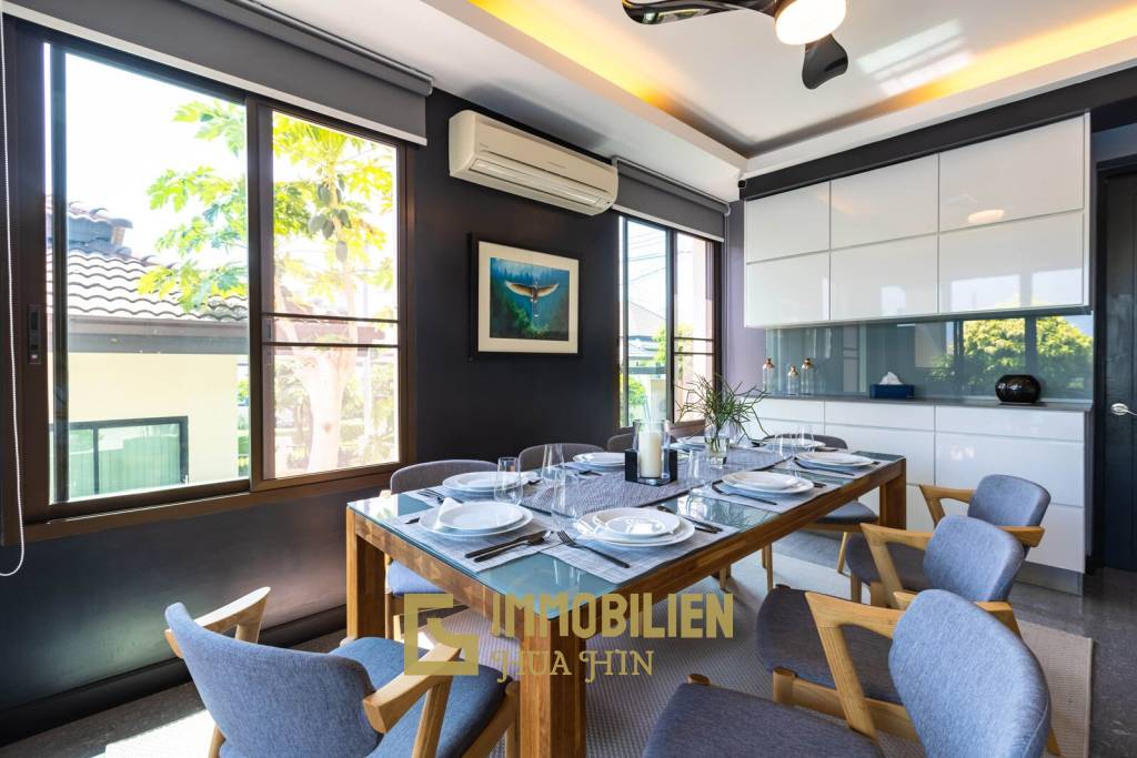 Horizon: Eindrucksvolle 5 Schlafzimmer Pool Villa Nahe des Zentrums von Hua Hin