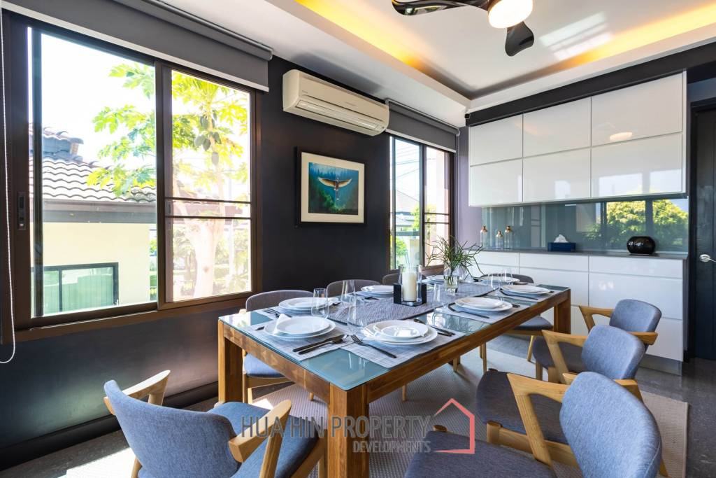 Stunning 5 Bedroom Pool Villa very Close to Central Hua Hin
