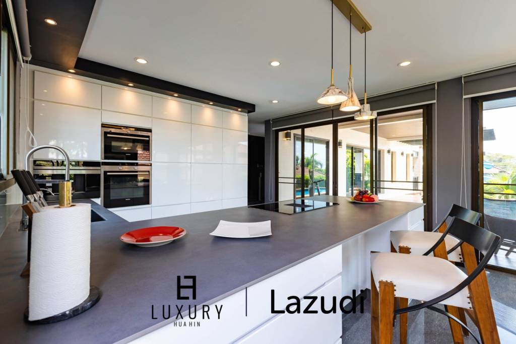 Stunning 5 Bedroom Pool Villa very Close to Central Hua Hin