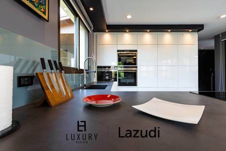 Stunning 5 Bedroom Pool Villa very Close to Central Hua Hin