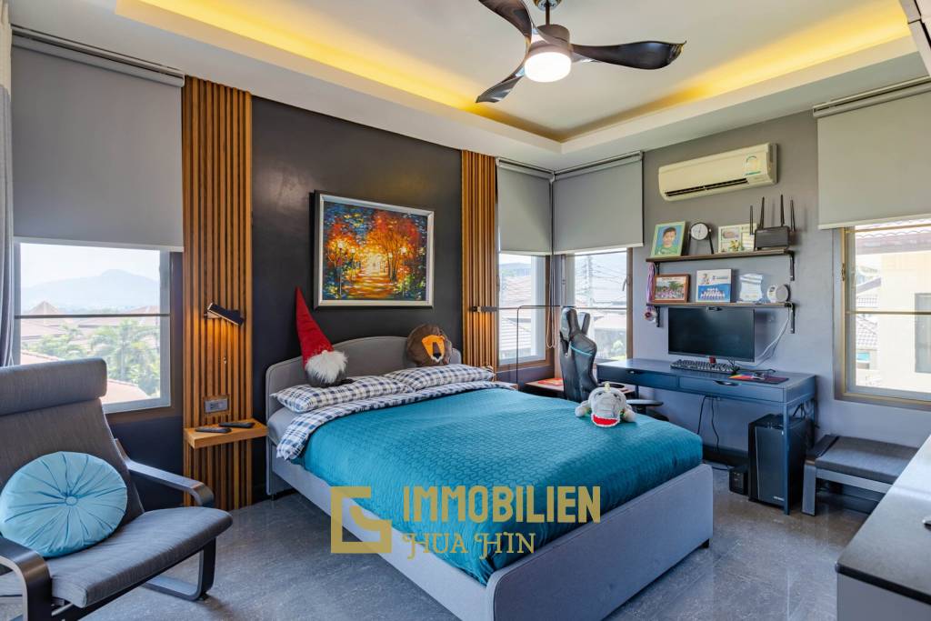 Horizon: Eindrucksvolle 5 Schlafzimmer Pool Villa Nahe des Zentrums von Hua Hin