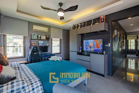 Horizon: Eindrucksvolle 5 Schlafzimmer Pool Villa Nahe des Zentrums von Hua Hin
