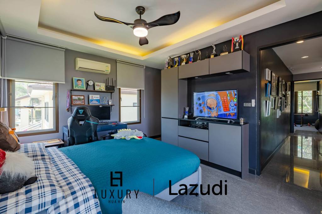 Stunning 5 Bedroom Pool Villa very Close to Central Hua Hin