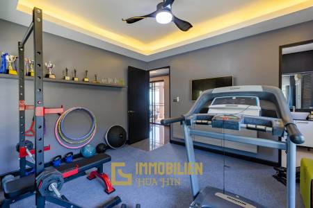 Horizon: Eindrucksvolle 5 Schlafzimmer Pool Villa Nahe des Zentrums von Hua Hin