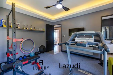 Stunning 5 Bedroom Pool Villa very Close to Central Hua Hin