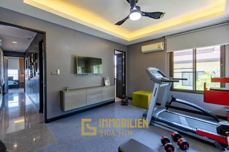 Horizon: Eindrucksvolle 5 Schlafzimmer Pool Villa Nahe des Zentrums von Hua Hin