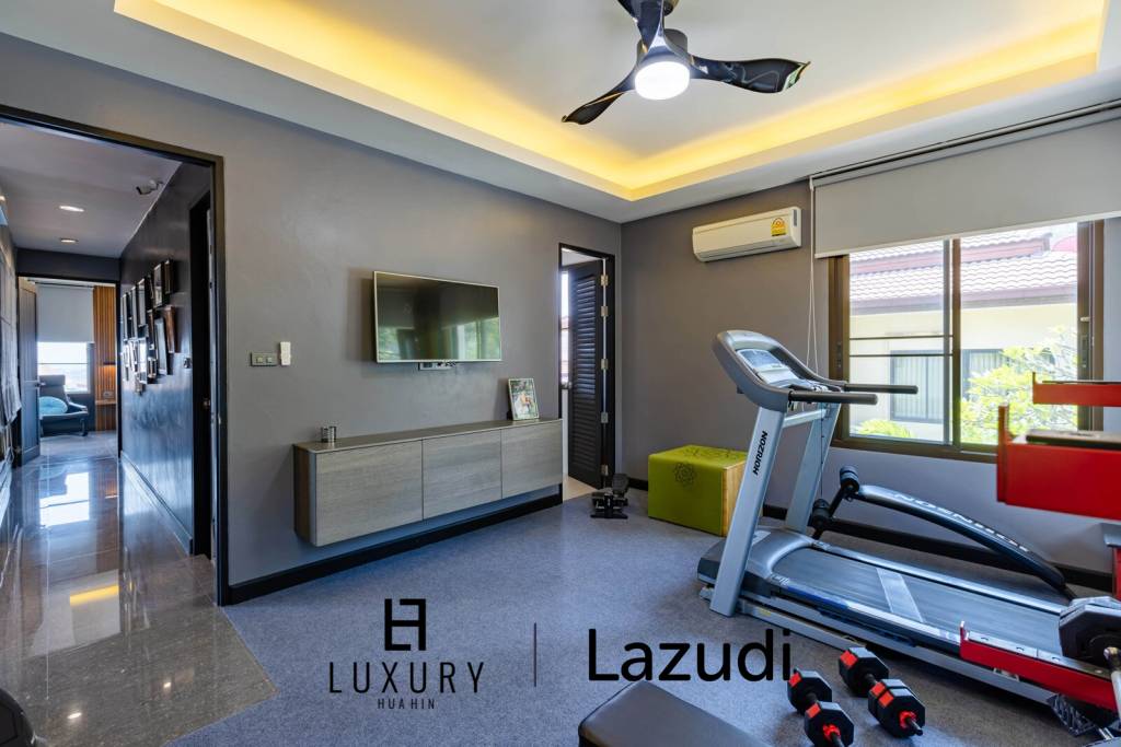 Stunning 5 Bedroom Pool Villa very Close to Central Hua Hin