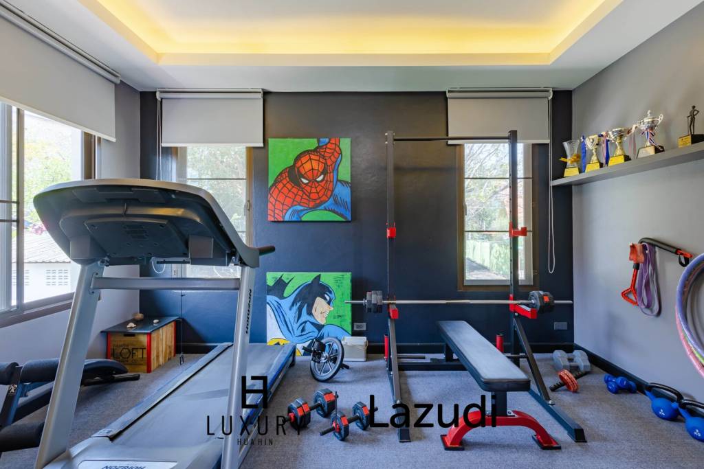 Stunning 5 Bedroom Pool Villa very Close to Central Hua Hin