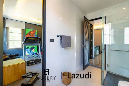 Stunning 5 Bedroom Pool Villa very Close to Central Hua Hin