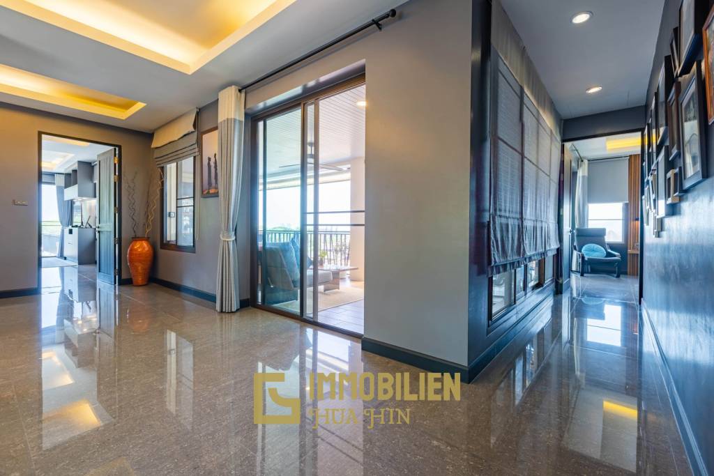 Horizon: Eindrucksvolle 5 Schlafzimmer Pool Villa Nahe des Zentrums von Hua Hin