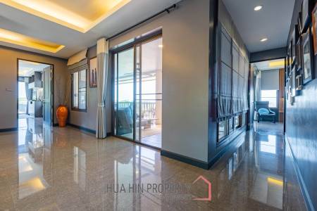 Stunning 5 Bedroom Pool Villa very Close to Central Hua Hin