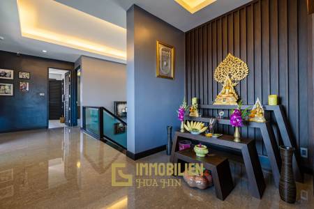 Horizon: Eindrucksvolle 5 Schlafzimmer Pool Villa Nahe des Zentrums von Hua Hin