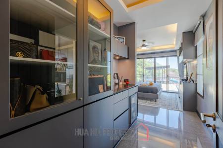 Stunning 5 Bedroom Pool Villa very Close to Central Hua Hin