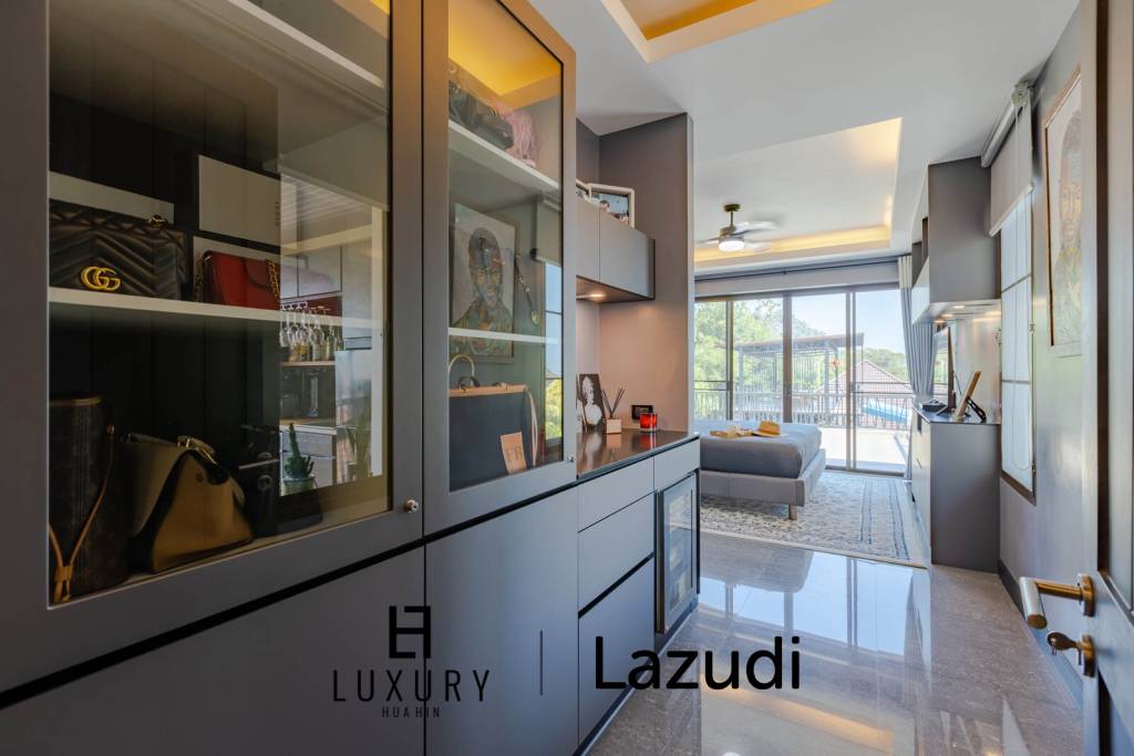 Stunning 5 Bedroom Pool Villa very Close to Central Hua Hin