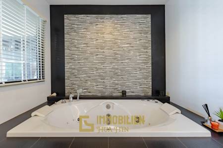 Horizon: Eindrucksvolle 5 Schlafzimmer Pool Villa Nahe des Zentrums von Hua Hin