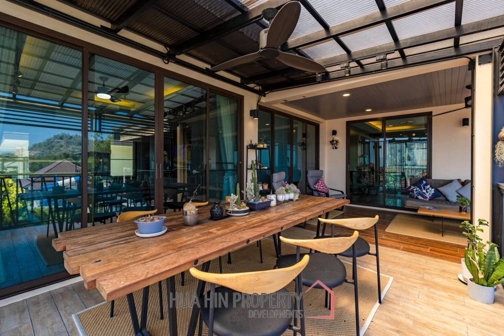 Stunning 5 Bedroom Pool Villa very Close to Central Hua Hin