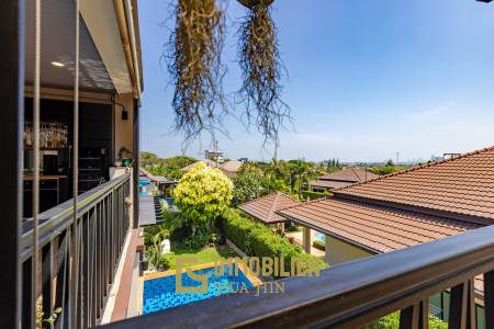 Horizon: Eindrucksvolle 5 Schlafzimmer Pool Villa Nahe des Zentrums von Hua Hin