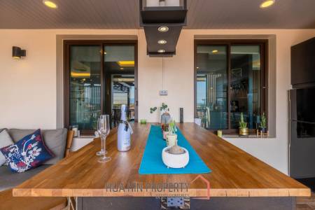 Stunning 5 Bedroom Pool Villa very Close to Central Hua Hin
