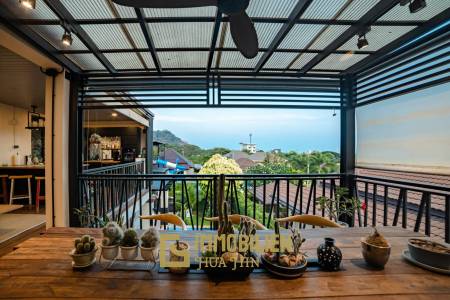 Horizon: Eindrucksvolle 5 Schlafzimmer Pool Villa Nahe des Zentrums von Hua Hin