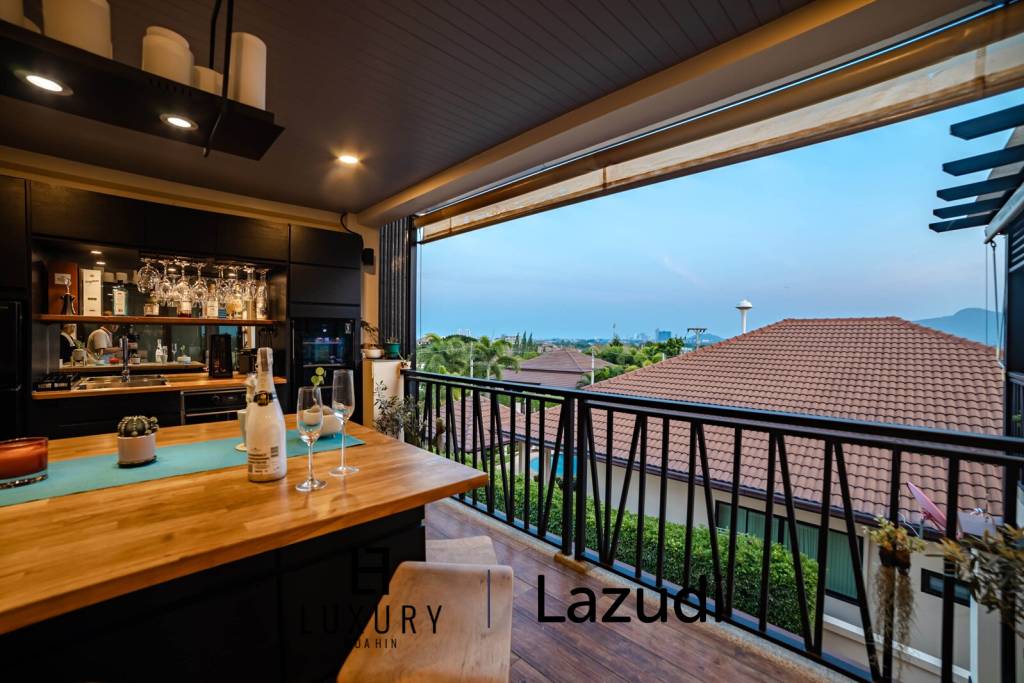 Stunning 5 Bedroom Pool Villa very Close to Central Hua Hin