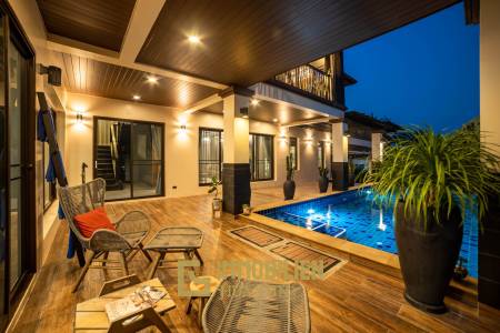 Horizon: Eindrucksvolle 5 Schlafzimmer Pool Villa Nahe des Zentrums von Hua Hin