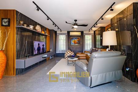 Horizon: Eindrucksvolle 5 Schlafzimmer Pool Villa Nahe des Zentrums von Hua Hin
