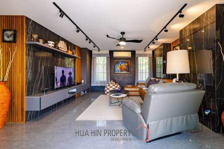 Stunning 5 Bedroom Pool Villa very Close to Central Hua Hin