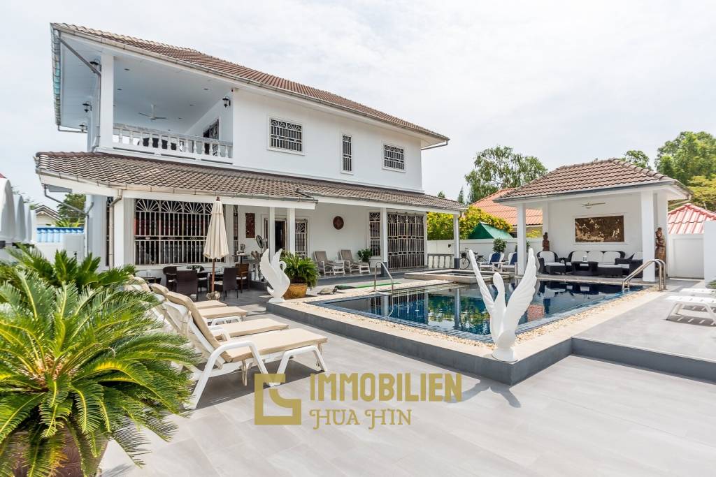 Good Value 2 Story House For Sale Chantha Village Hua Hin / Cha Am