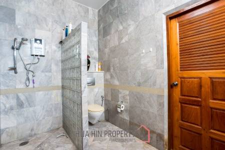 Good Value 2 Story House For Sale Chantha Village Hua Hin / Cha Am