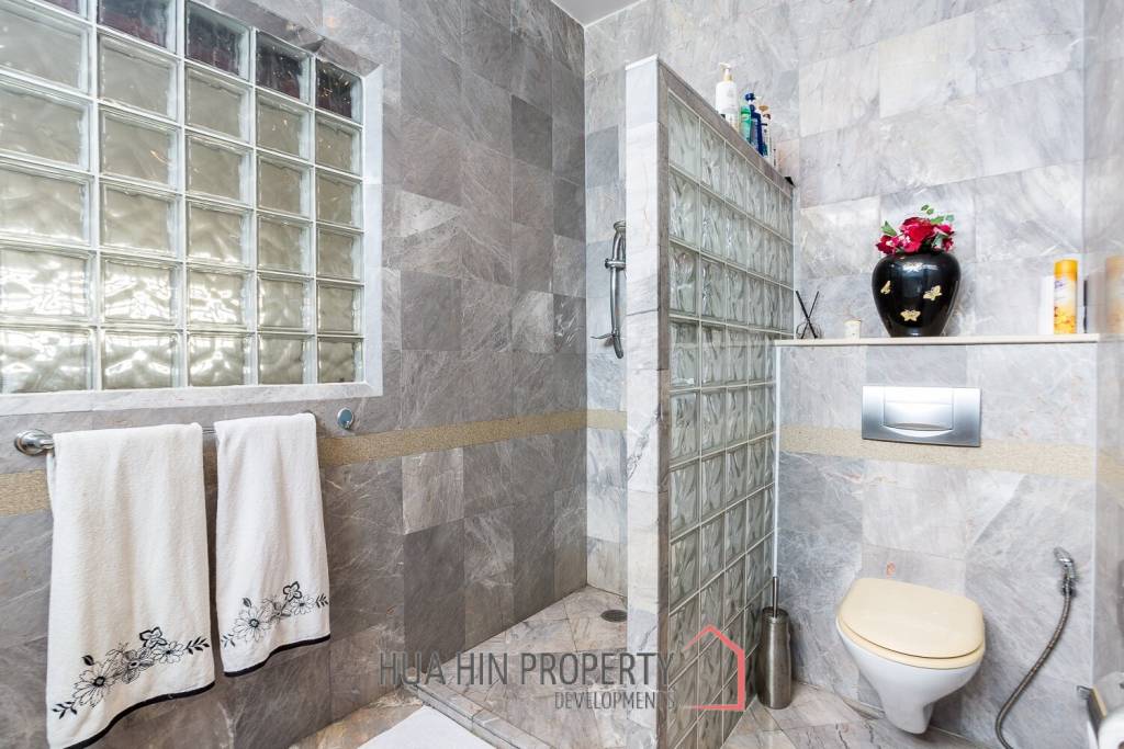 Good Value 2 Story House For Sale Chantha Village Hua Hin / Cha Am