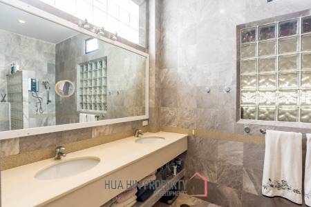 Good Value 2 Story House For Sale Chantha Village Hua Hin / Cha Am