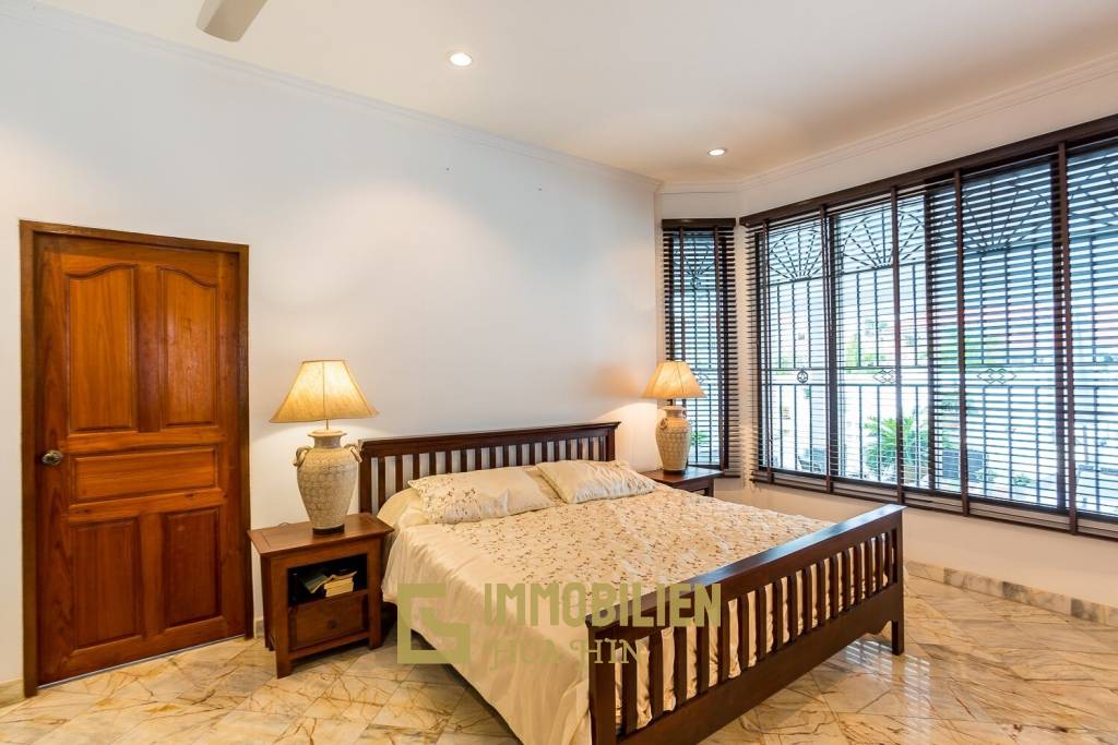 Good Value 2 Story House For Sale Chantha Village Hua Hin / Cha Am