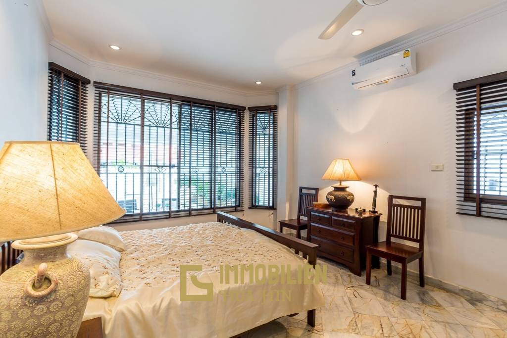 Good Value 2 Story House For Sale Chantha Village Hua Hin / Cha Am