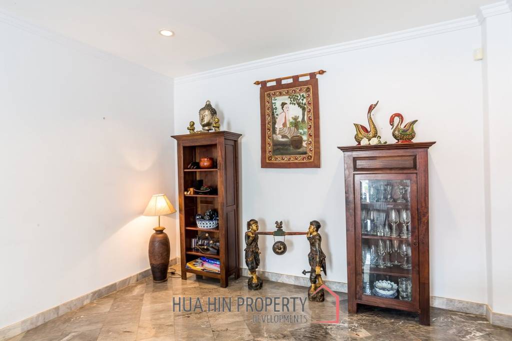 Good Value 2 Story House For Sale Chantha Village Hua Hin / Cha Am