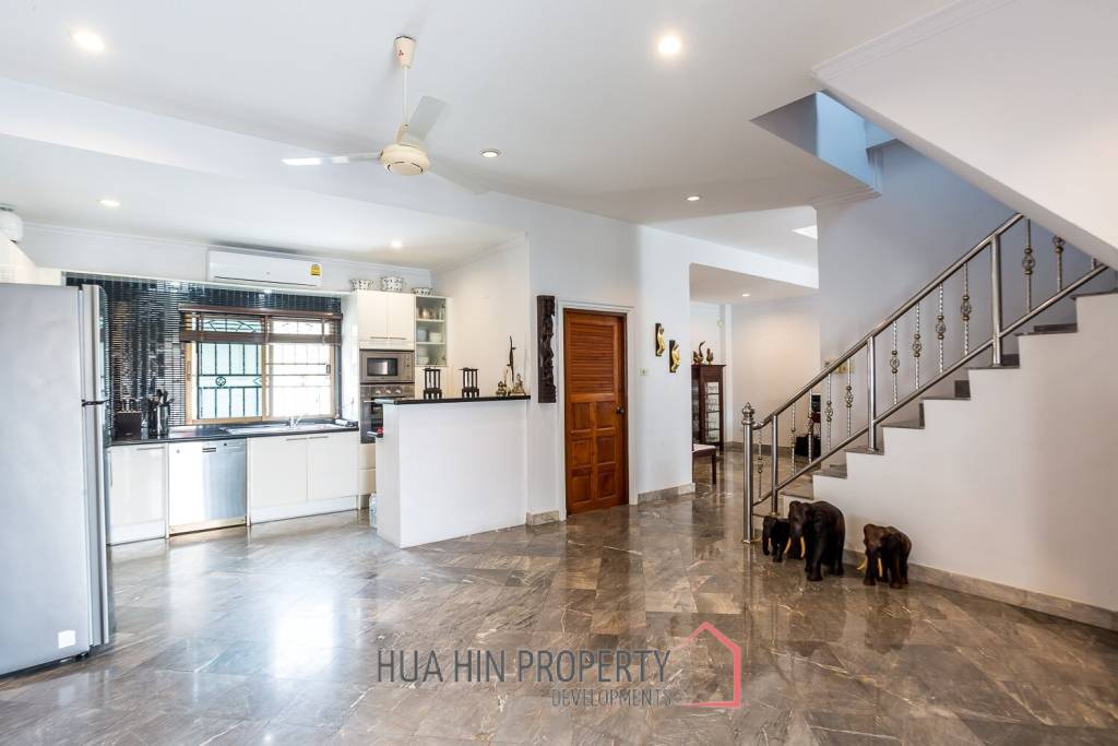 Good Value 2 Story House For Sale Chantha Village Hua Hin / Cha Am