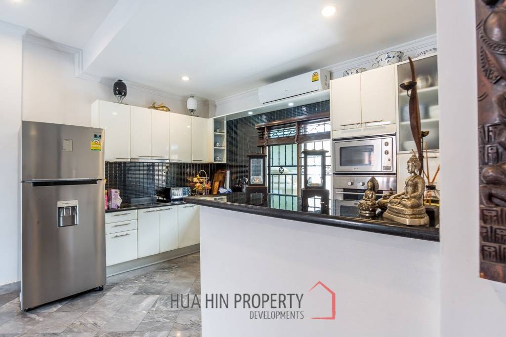 Good Value 2 Story House For Sale Chantha Village Hua Hin / Cha Am