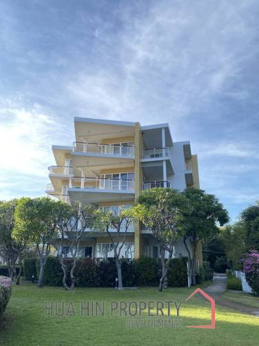 Low Rise Luxury Beach Front Condo with Full Sea View in Cha-am